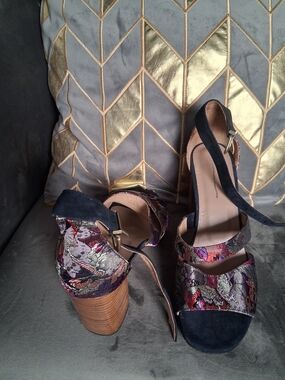 Embroidered Multicolor Block Heel Sandals with Navy Accents